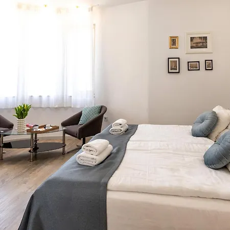 Csillag Apartment Balatonalmadi