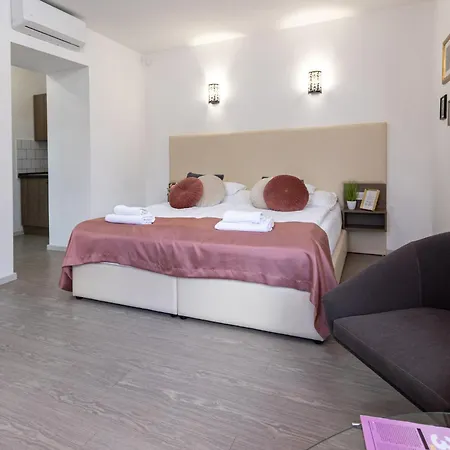 Csillag Apartman